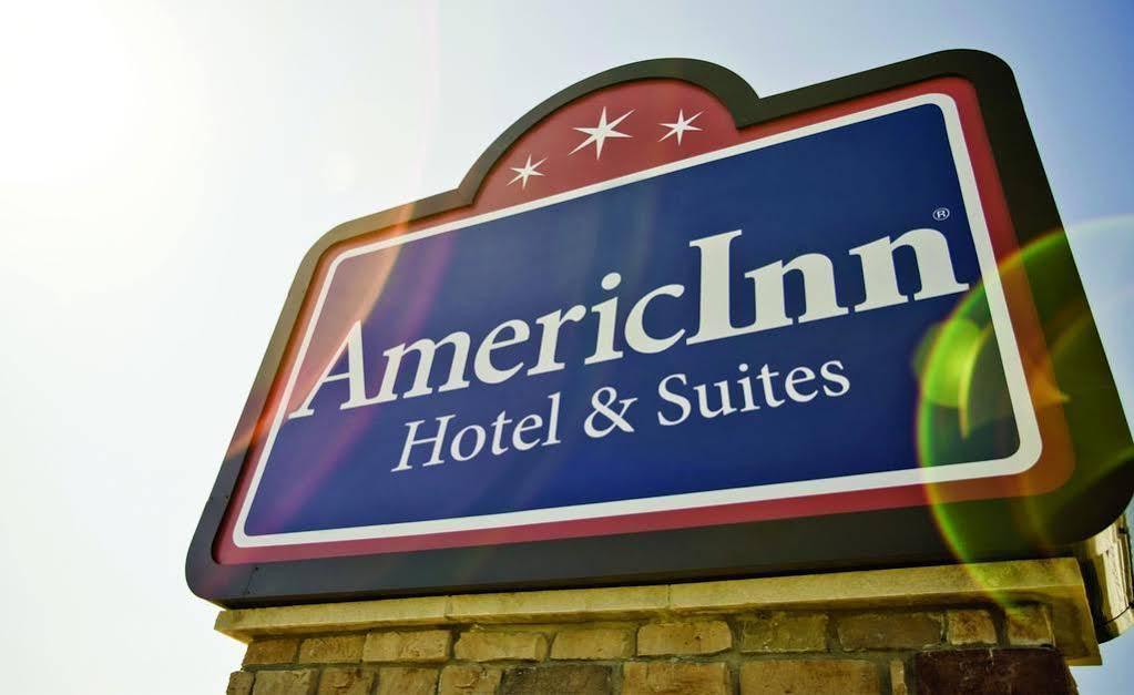 Americinn By Wyndham Roseau Bagian luar foto