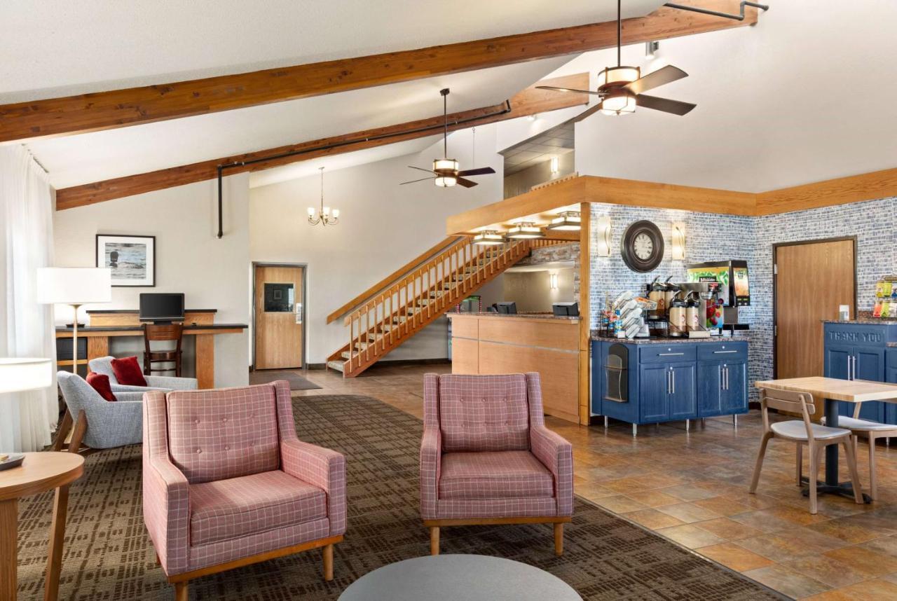 Americinn By Wyndham Roseau Bagian luar foto