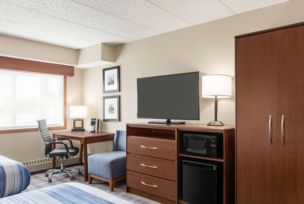 Americinn By Wyndham Roseau Bagian luar foto