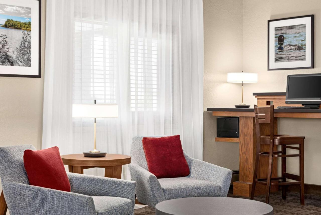 Americinn By Wyndham Roseau Bagian luar foto