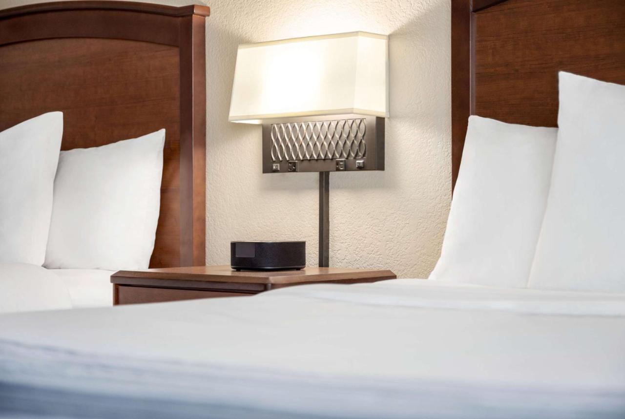Americinn By Wyndham Roseau Bagian luar foto