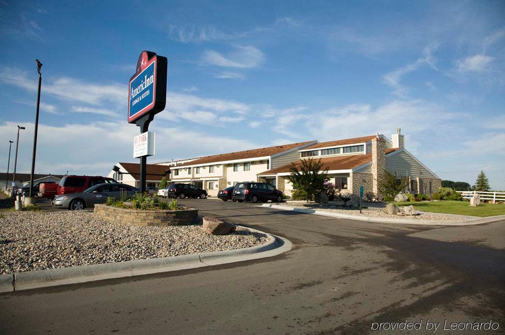 Americinn By Wyndham Roseau Bagian luar foto