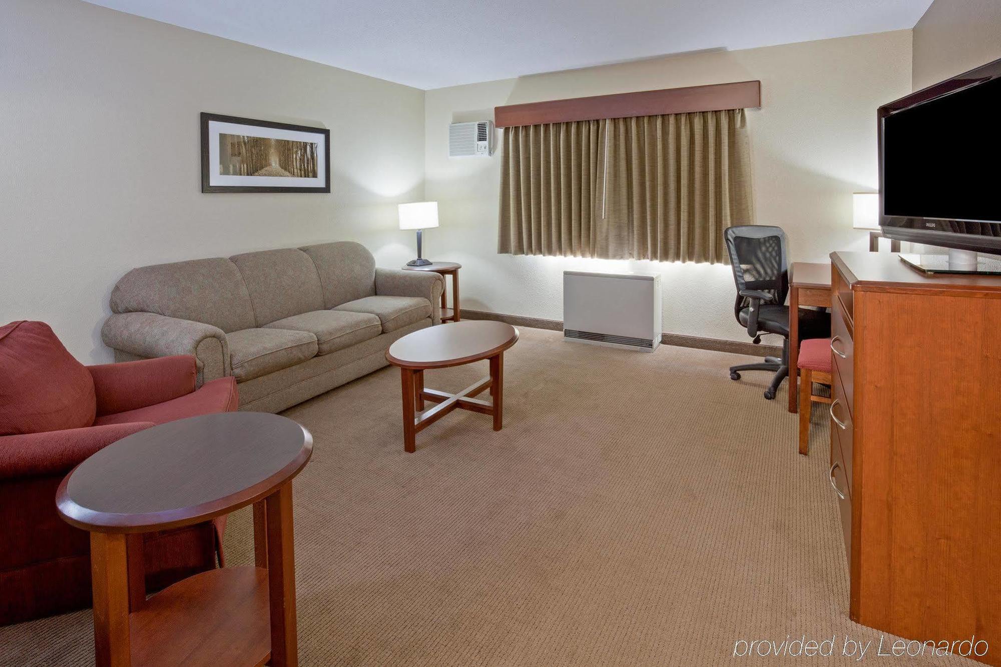Americinn By Wyndham Roseau Bagian luar foto